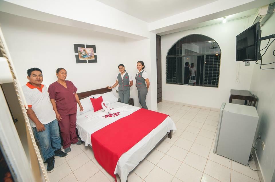 Hotel Luxor Пукальпа Екстер'єр фото
