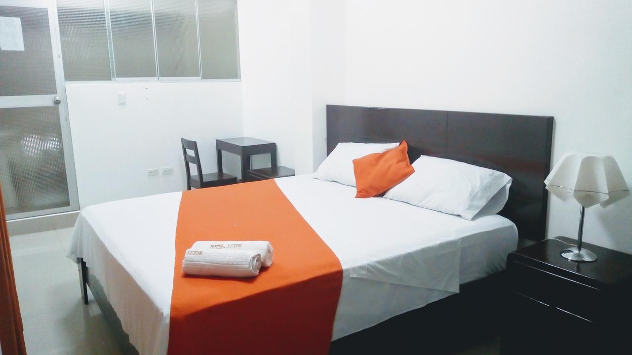 Hotel Luxor Пукальпа Екстер'єр фото